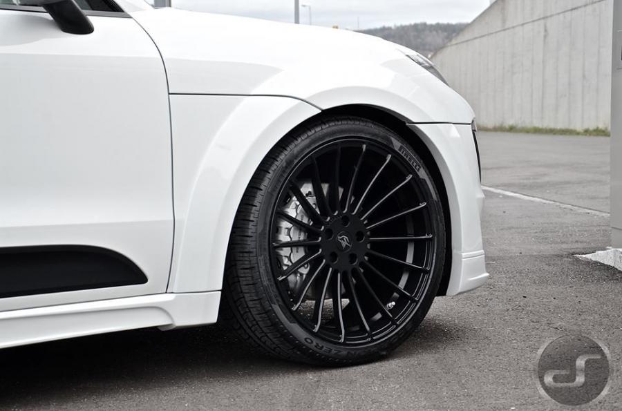  Porsche Macan in White by Hamann 2016 года  (фото 6 из 15)